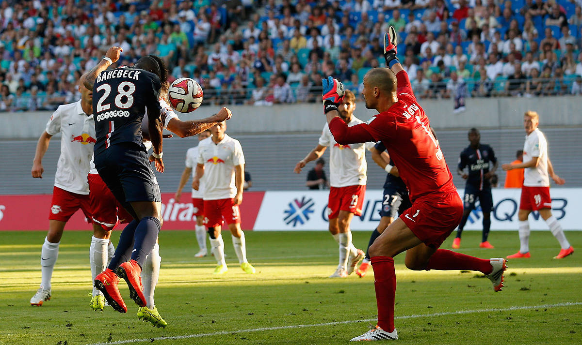 星空体育下载app-窗口期体能课后，西汉姆远射贴柱备战意甲，底气十足，年轻球员得到机会(射门后被门将扑出补射算越位吗)